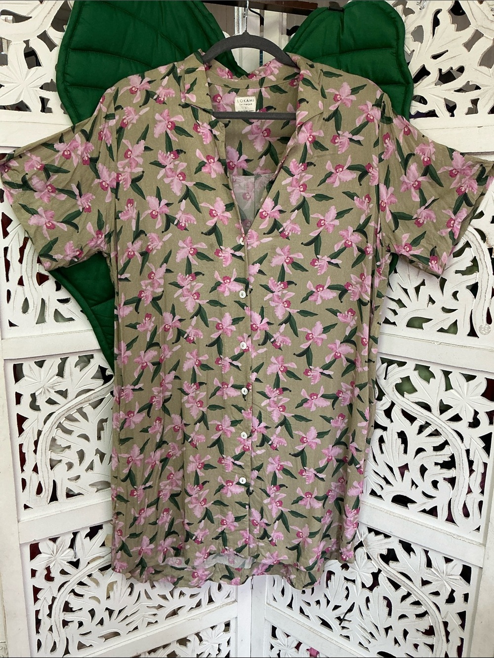 Lokahi swimwear aloha shirt button down dress, olive/purple orchid print. Size L